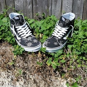 Vans hi tops snowflakes with skulls